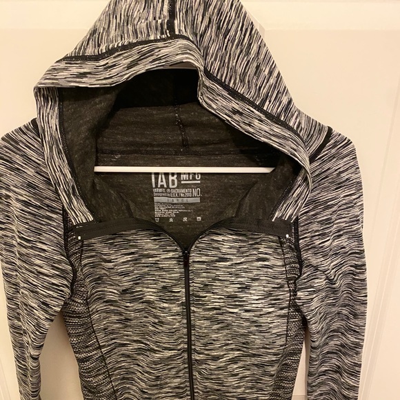 Brand new workout zip up - Picture 2 of 4